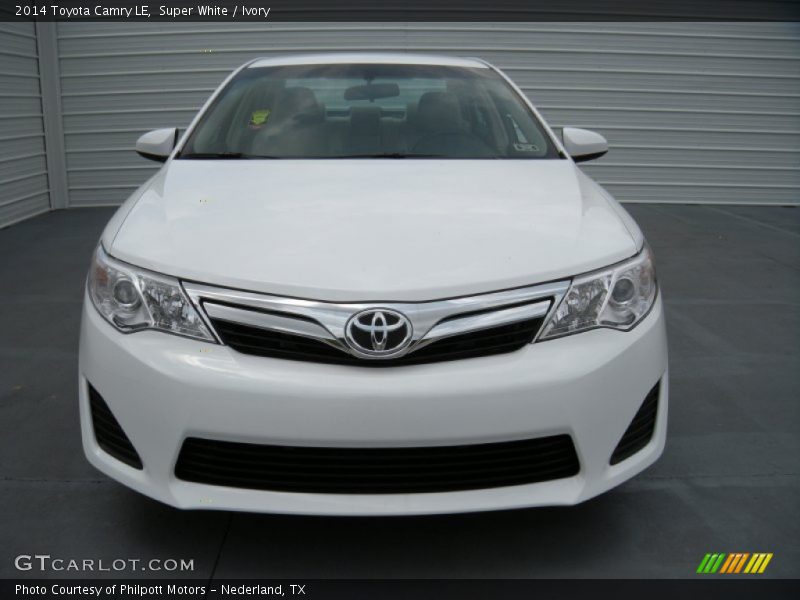 Super White / Ivory 2014 Toyota Camry LE