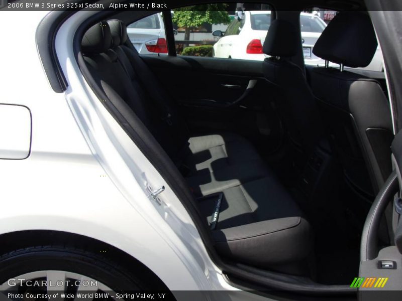Alpine White / Black 2006 BMW 3 Series 325xi Sedan