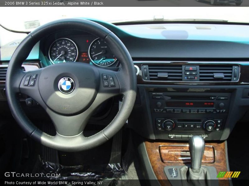 Alpine White / Black 2006 BMW 3 Series 325xi Sedan