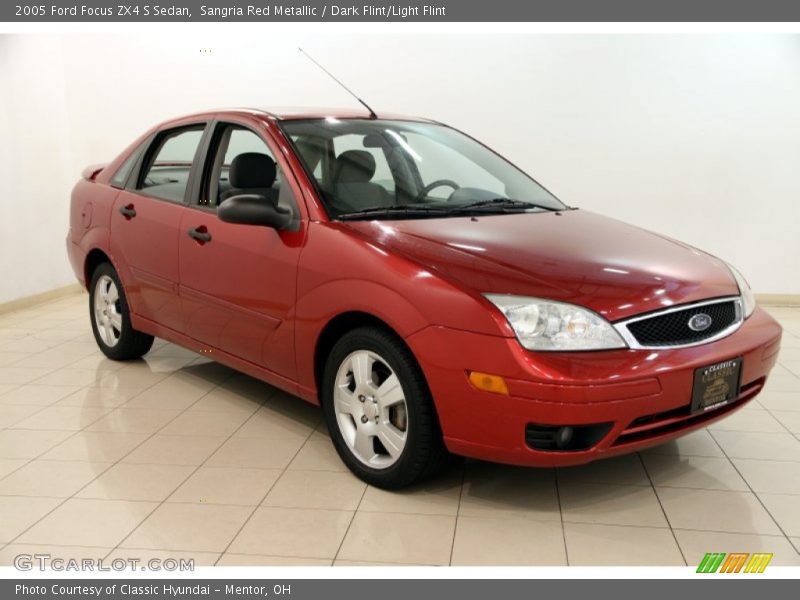 Sangria Red Metallic / Dark Flint/Light Flint 2005 Ford Focus ZX4 S Sedan