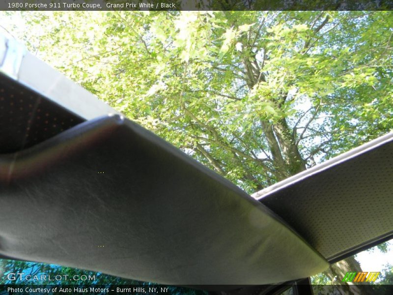 Sunroof of 1980 911 Turbo Coupe