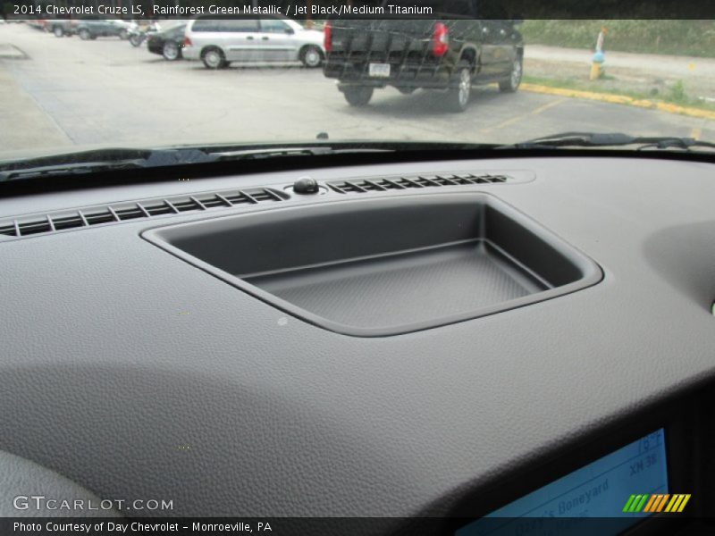 Rainforest Green Metallic / Jet Black/Medium Titanium 2014 Chevrolet Cruze LS