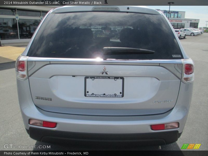 Cool Silver Metallic / Black 2014 Mitsubishi Outlander SE S-AWC