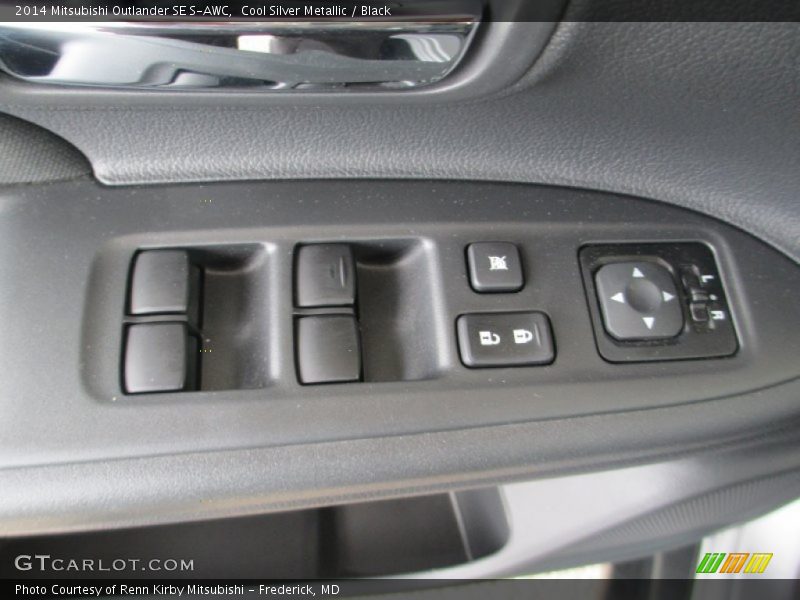 Cool Silver Metallic / Black 2014 Mitsubishi Outlander SE S-AWC
