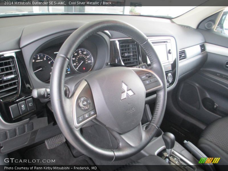 Controls of 2014 Outlander SE S-AWC
