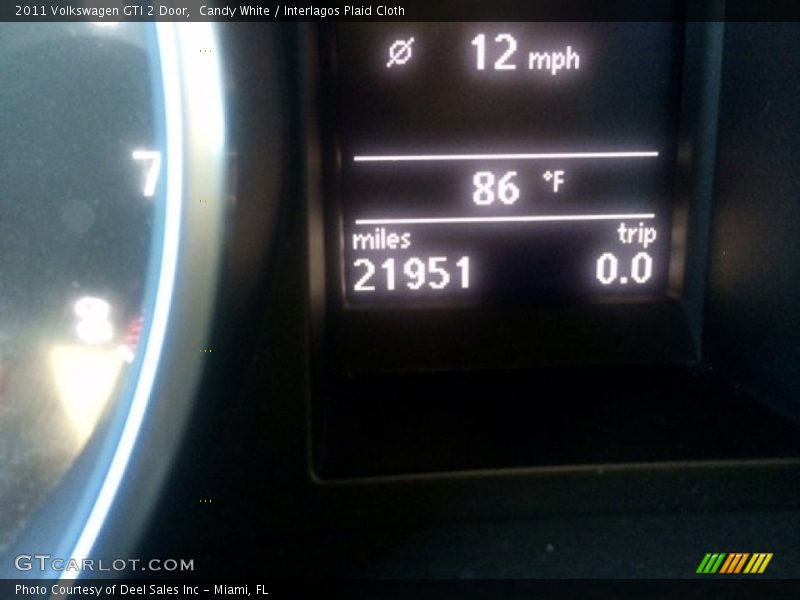 Candy White / Interlagos Plaid Cloth 2011 Volkswagen GTI 2 Door