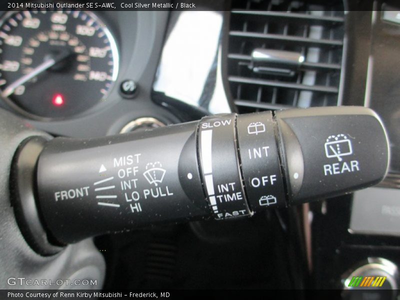 Cool Silver Metallic / Black 2014 Mitsubishi Outlander SE S-AWC