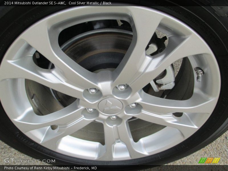Cool Silver Metallic / Black 2014 Mitsubishi Outlander SE S-AWC