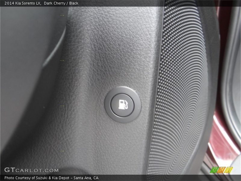 Dark Cherry / Black 2014 Kia Sorento LX