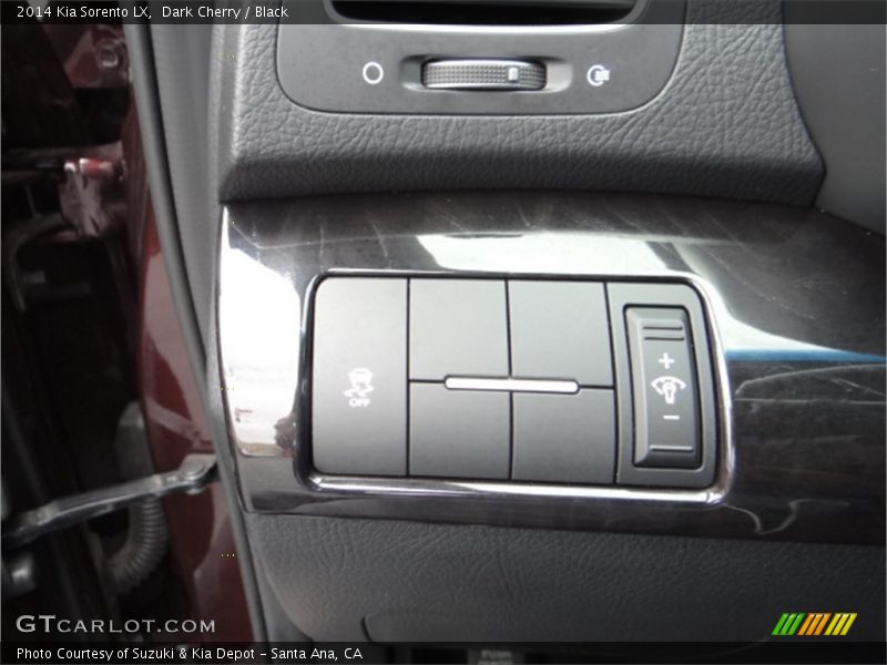 Dark Cherry / Black 2014 Kia Sorento LX
