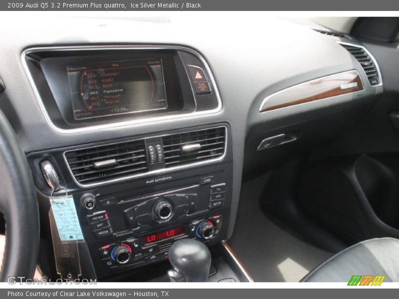 Ice Silver Metallic / Black 2009 Audi Q5 3.2 Premium Plus quattro