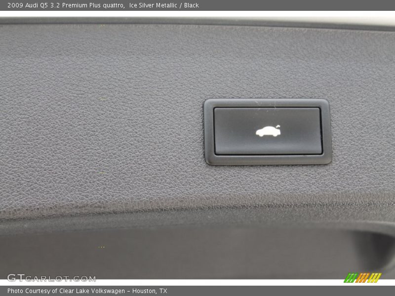 Ice Silver Metallic / Black 2009 Audi Q5 3.2 Premium Plus quattro