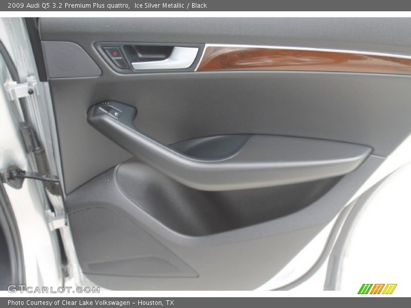 Ice Silver Metallic / Black 2009 Audi Q5 3.2 Premium Plus quattro