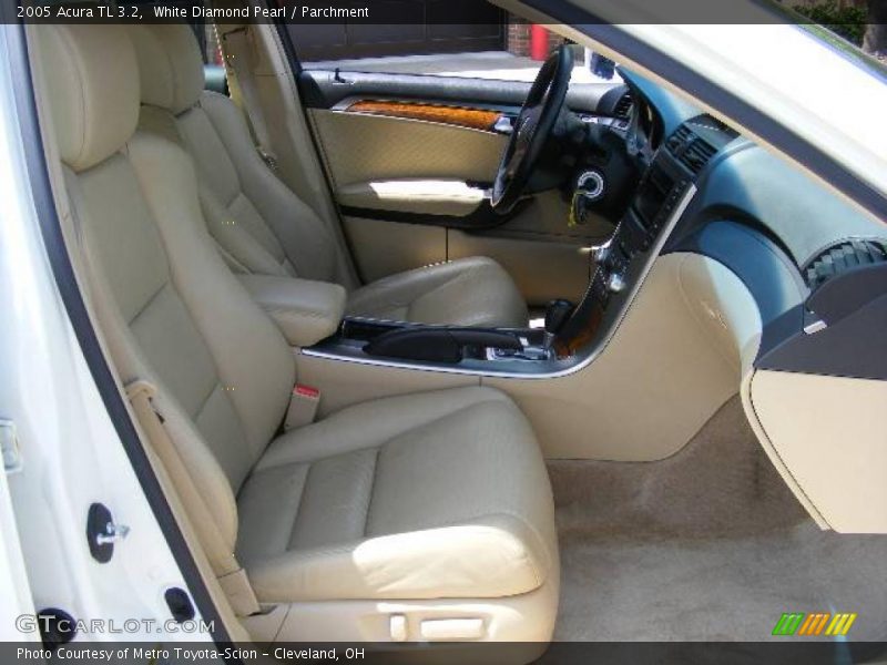 White Diamond Pearl / Parchment 2005 Acura TL 3.2