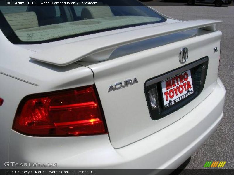 White Diamond Pearl / Parchment 2005 Acura TL 3.2