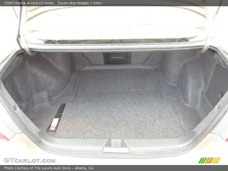  2006 Accord LX Sedan Trunk