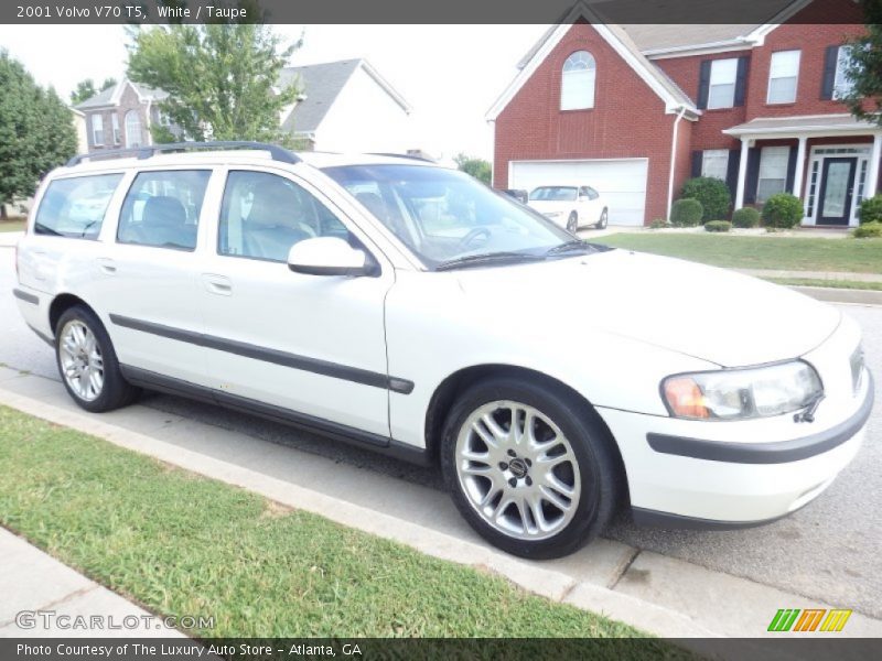 White / Taupe 2001 Volvo V70 T5