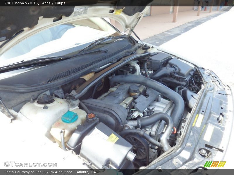 White / Taupe 2001 Volvo V70 T5
