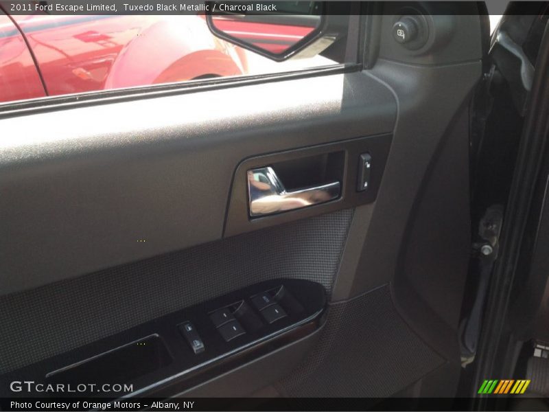 Tuxedo Black Metallic / Charcoal Black 2011 Ford Escape Limited