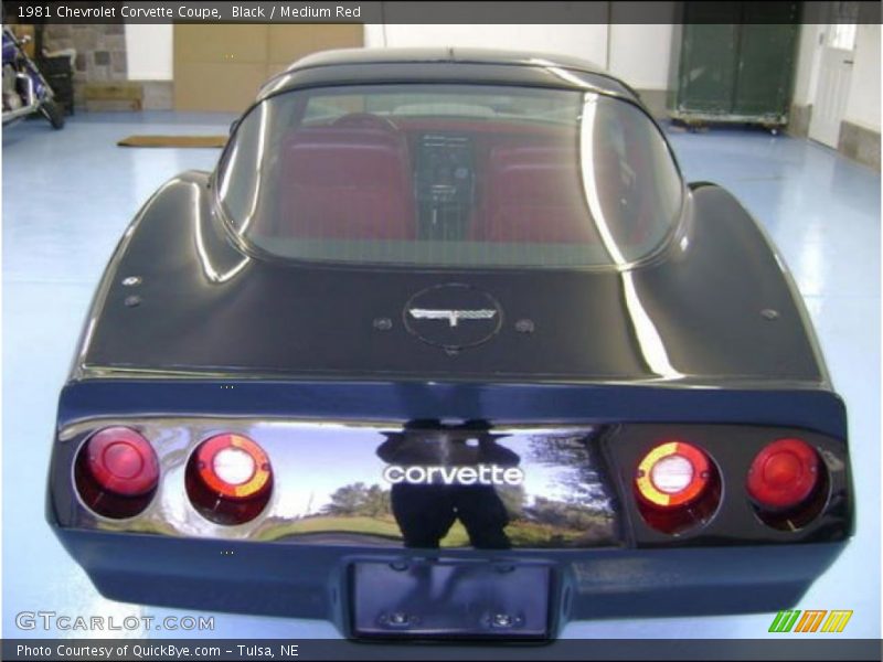 Black / Medium Red 1981 Chevrolet Corvette Coupe