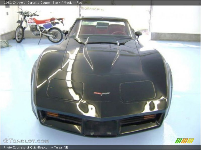 Black / Medium Red 1981 Chevrolet Corvette Coupe