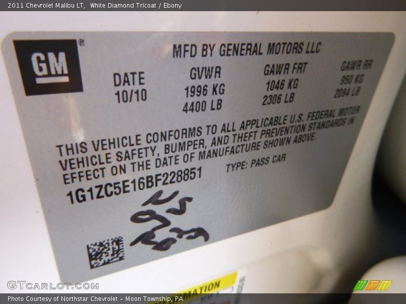 White Diamond Tricoat / Ebony 2011 Chevrolet Malibu LT