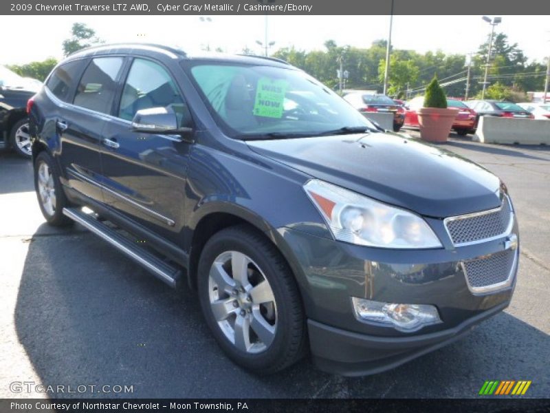 Front 3/4 View of 2009 Traverse LTZ AWD