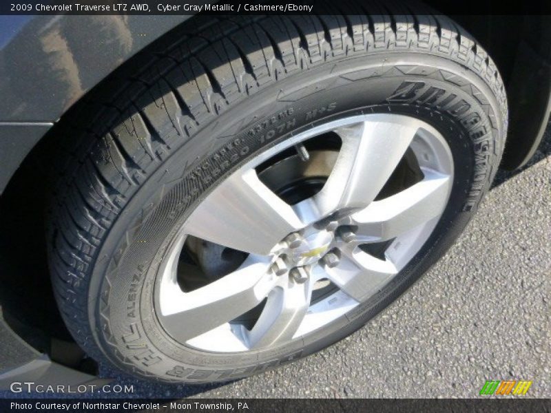 Cyber Gray Metallic / Cashmere/Ebony 2009 Chevrolet Traverse LTZ AWD