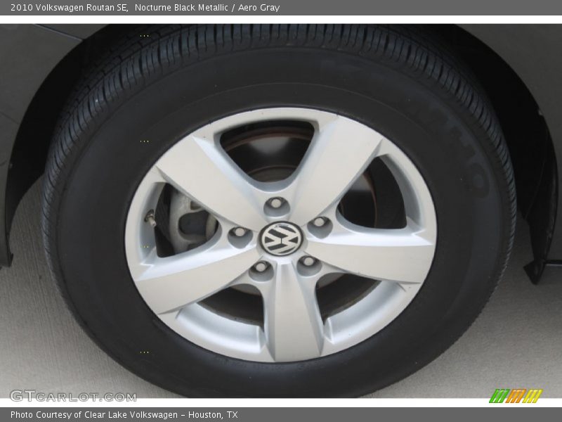Nocturne Black Metallic / Aero Gray 2010 Volkswagen Routan SE