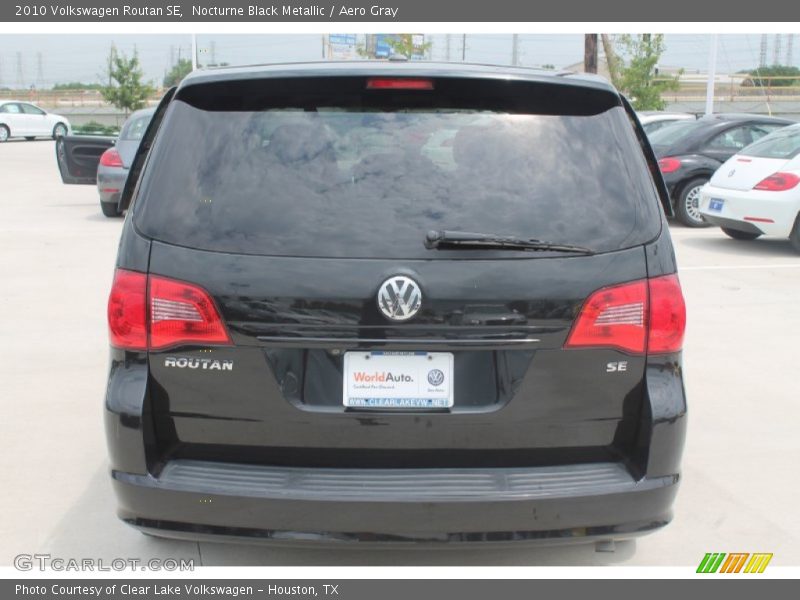 Nocturne Black Metallic / Aero Gray 2010 Volkswagen Routan SE