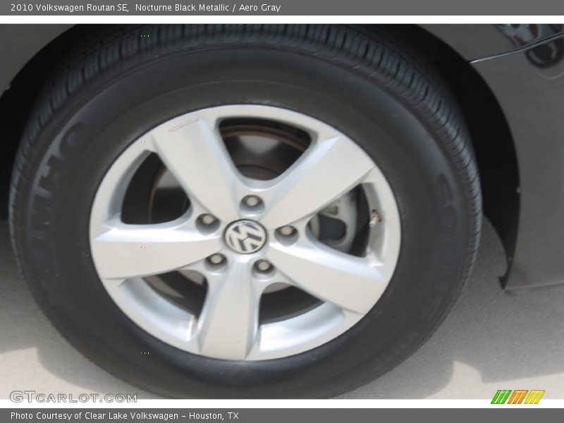 Nocturne Black Metallic / Aero Gray 2010 Volkswagen Routan SE