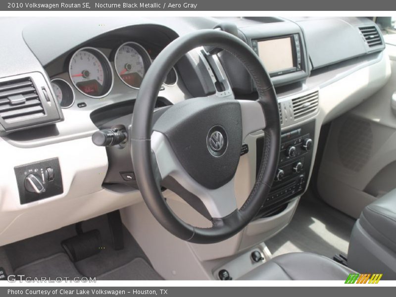 Nocturne Black Metallic / Aero Gray 2010 Volkswagen Routan SE