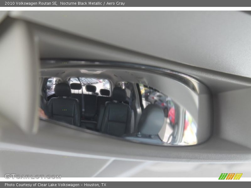 Nocturne Black Metallic / Aero Gray 2010 Volkswagen Routan SE