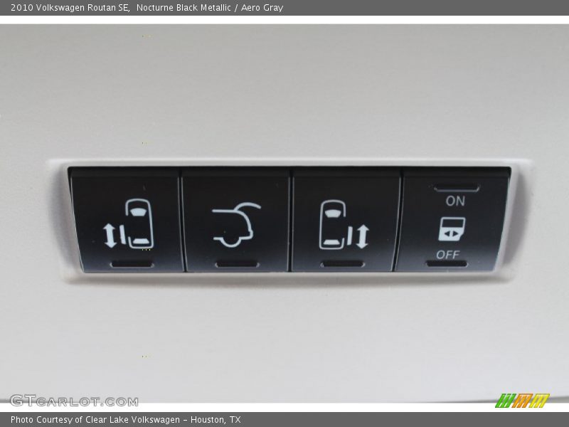 Nocturne Black Metallic / Aero Gray 2010 Volkswagen Routan SE
