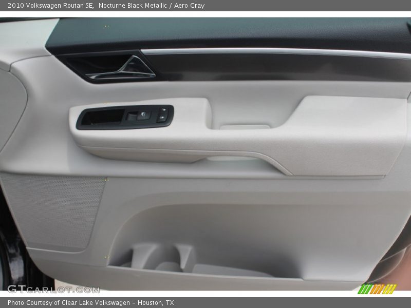 Nocturne Black Metallic / Aero Gray 2010 Volkswagen Routan SE