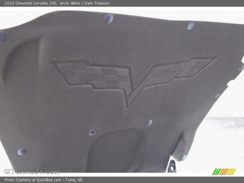 Arctic White / Dark Titanium 2010 Chevrolet Corvette Z06