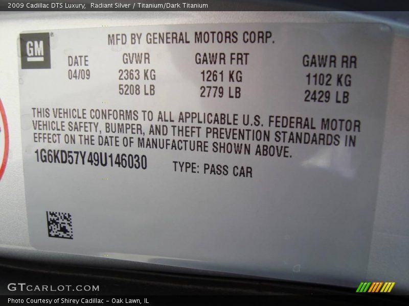 Radiant Silver / Titanium/Dark Titanium 2009 Cadillac DTS Luxury