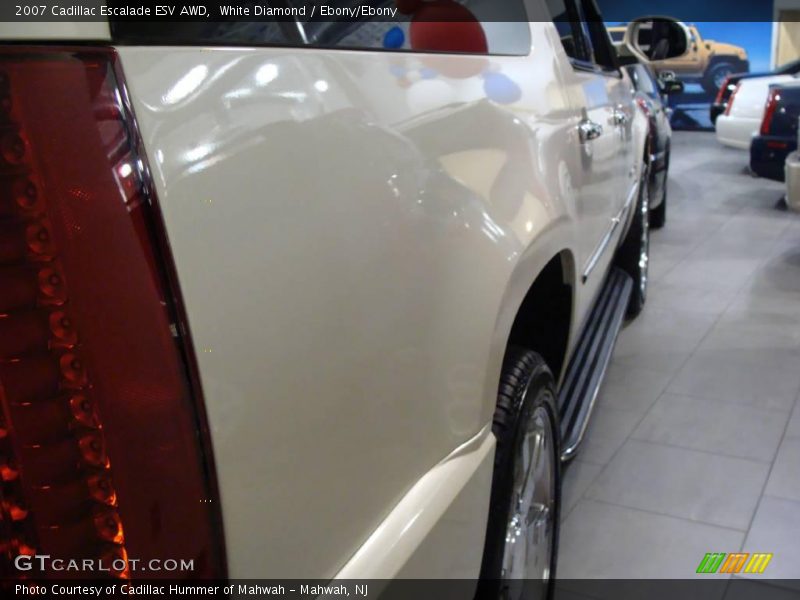 White Diamond / Ebony/Ebony 2007 Cadillac Escalade ESV AWD