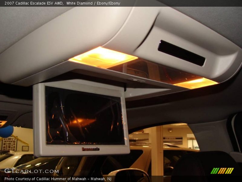 White Diamond / Ebony/Ebony 2007 Cadillac Escalade ESV AWD
