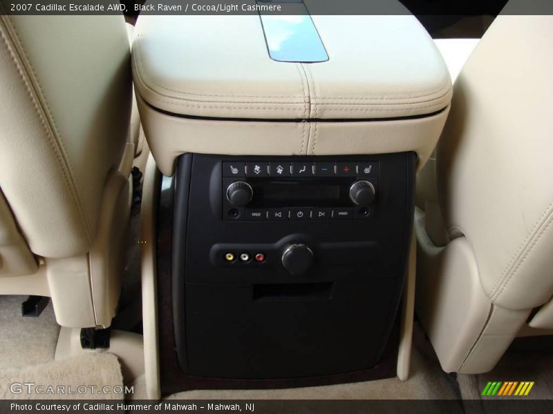 Black Raven / Cocoa/Light Cashmere 2007 Cadillac Escalade AWD