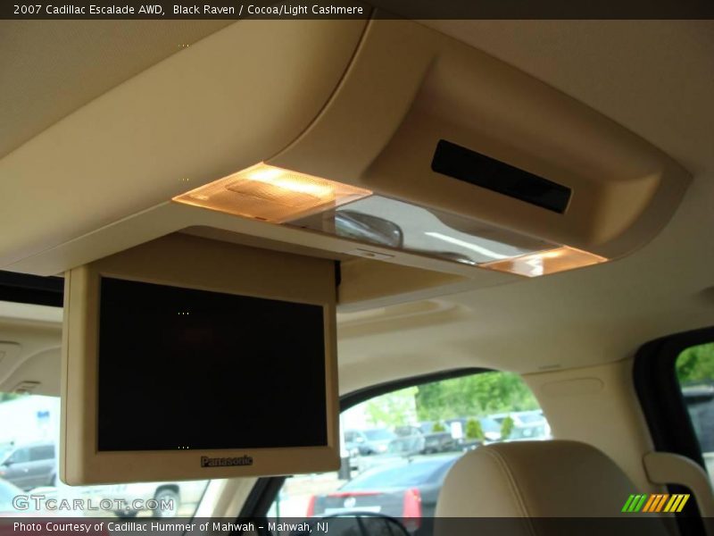 Black Raven / Cocoa/Light Cashmere 2007 Cadillac Escalade AWD