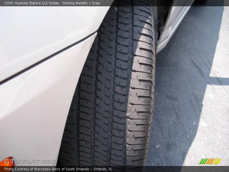 Sterling Metallic / Gray 2005 Hyundai Elantra GLS Sedan