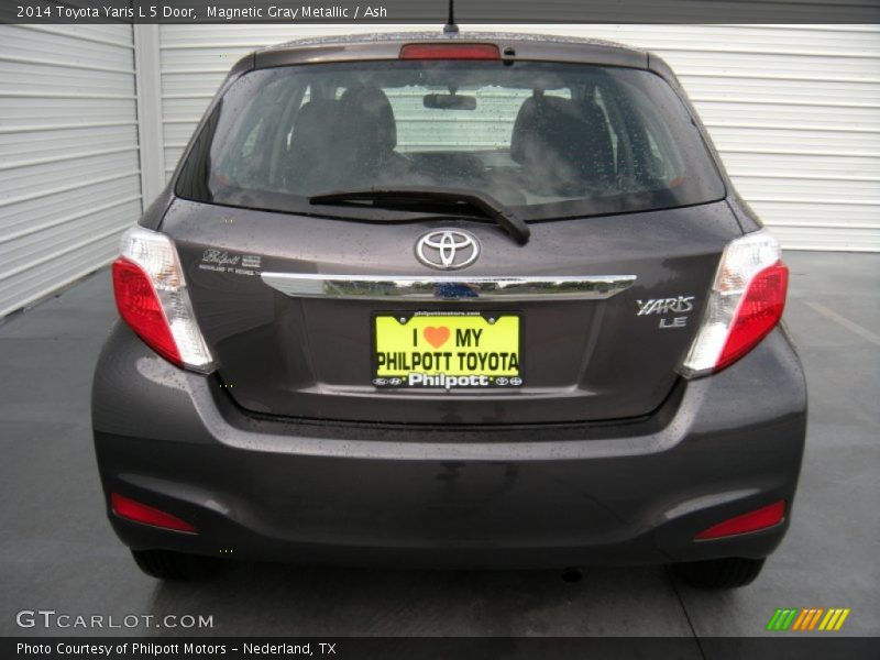 Magnetic Gray Metallic / Ash 2014 Toyota Yaris L 5 Door