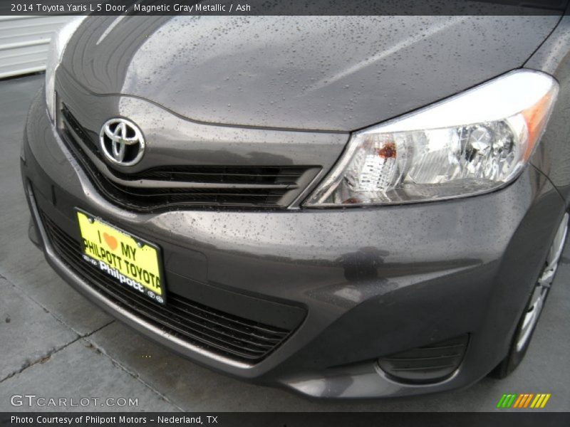 Magnetic Gray Metallic / Ash 2014 Toyota Yaris L 5 Door