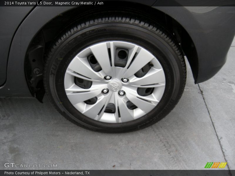 Magnetic Gray Metallic / Ash 2014 Toyota Yaris L 5 Door