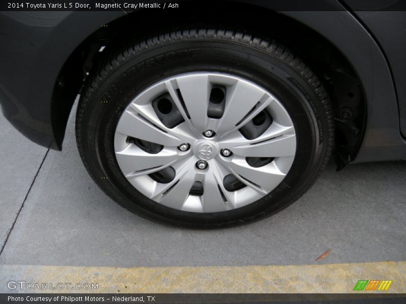 Magnetic Gray Metallic / Ash 2014 Toyota Yaris L 5 Door