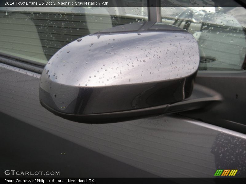 Magnetic Gray Metallic / Ash 2014 Toyota Yaris L 5 Door