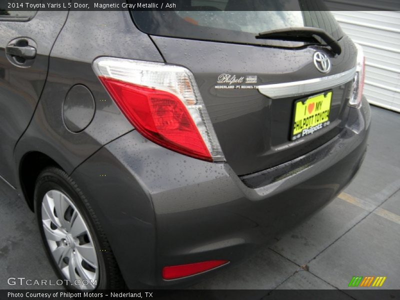 Magnetic Gray Metallic / Ash 2014 Toyota Yaris L 5 Door