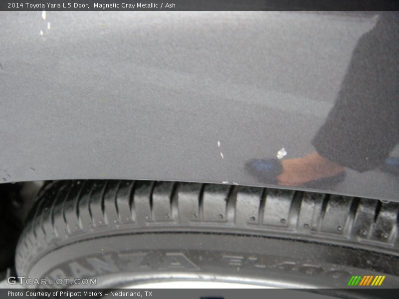 Magnetic Gray Metallic / Ash 2014 Toyota Yaris L 5 Door