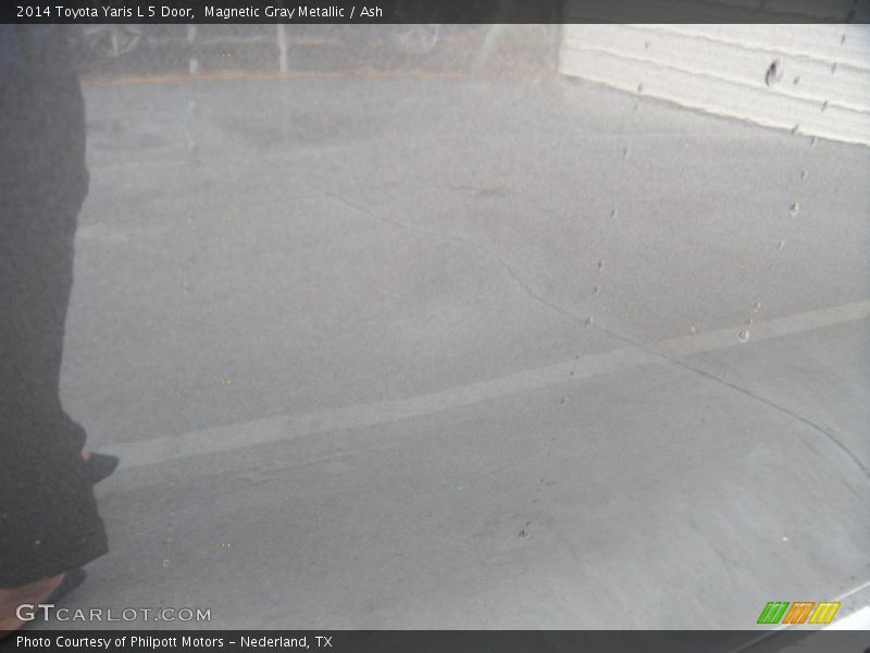 Magnetic Gray Metallic / Ash 2014 Toyota Yaris L 5 Door
